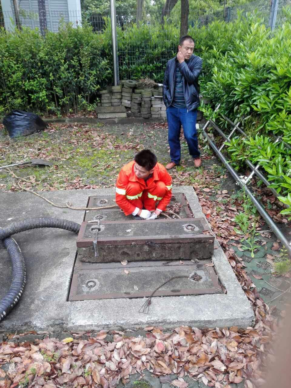 苏尼特左吸污抽粪