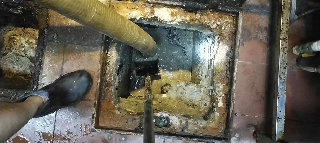 苏尼特左污水池清理一般都有毒气，怎么预防中毒呢？