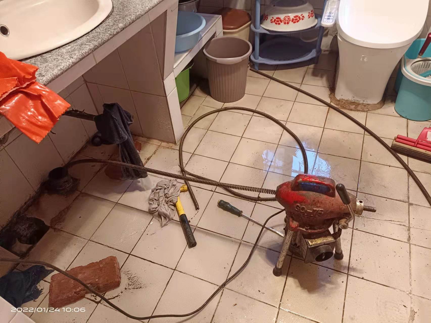 苏尼特左疏通厨房下水道，地漏疏通