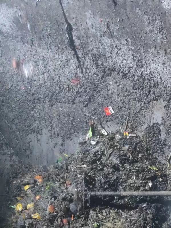 苏尼特左污水池清理