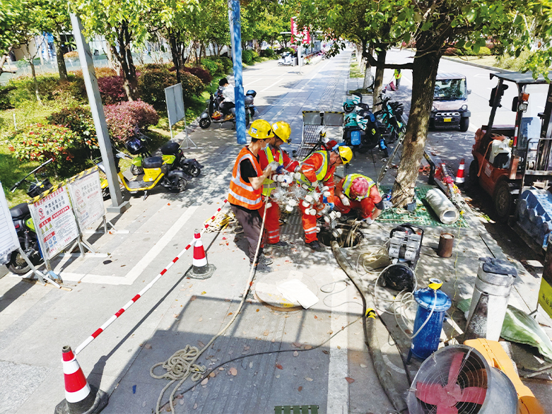  苏尼特左UV-CIPP紫外光固化修复